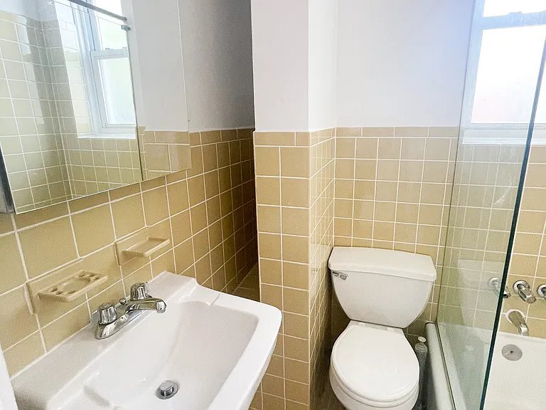 4407 30th Ave #3R — Photo 11