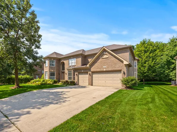 1700 Heron Way, Hoffman Estates, IL 60192