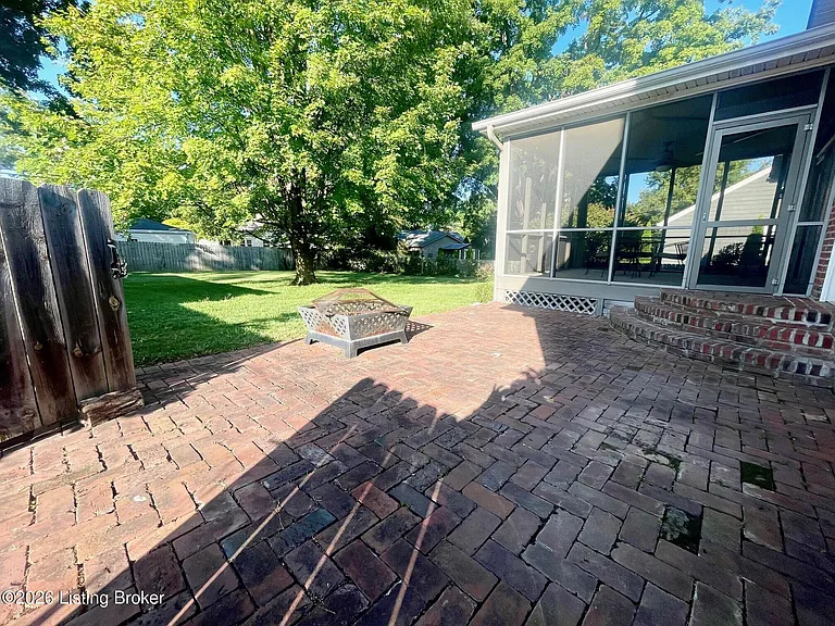 106 Spruce Ln — Photo 19