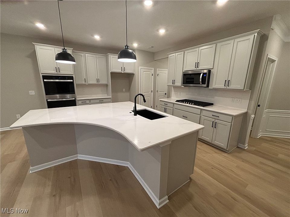32727 Sandridge Run, Avon Lake, OH 44012 | Zillow