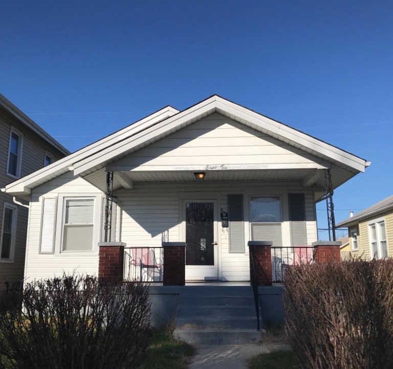 1st image of 810 Hooven Ave
