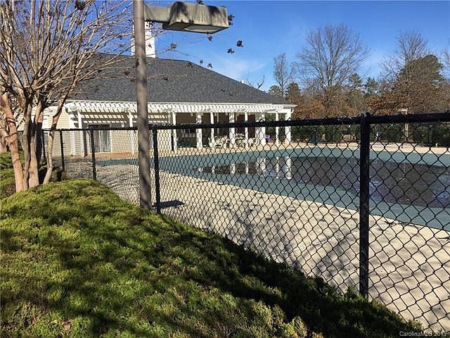 2nd image of 4452 Eaves Ln