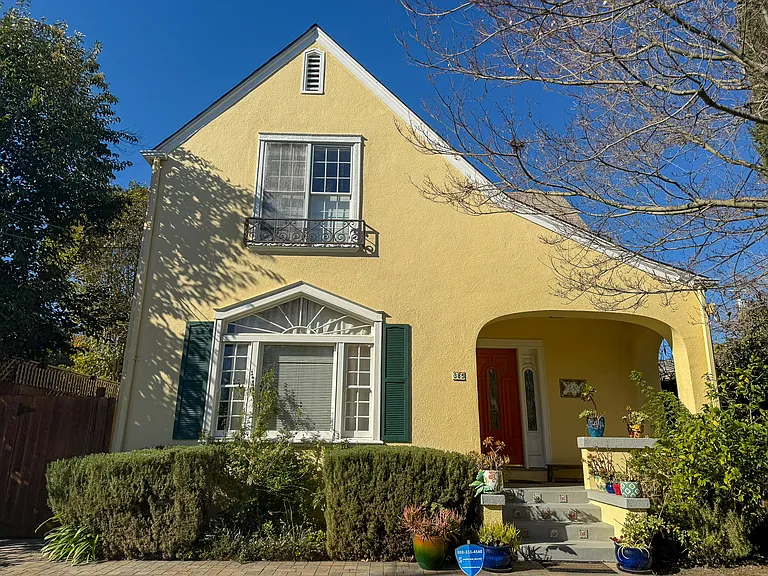 385 Coombs St — Photo 27