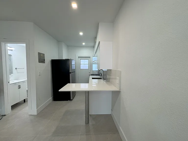 300 74th St #2 — Photo 8