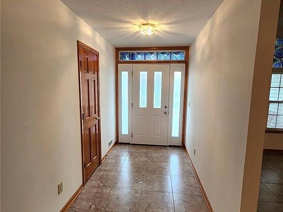 2nd image of 2801 Station Ave