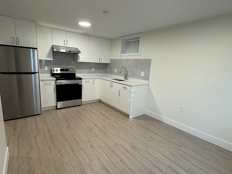 1334 E 35th Ave #2 — Photo 4