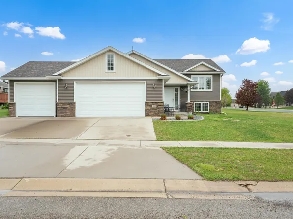 305 13th Ave NW, Kasson, MN 55944