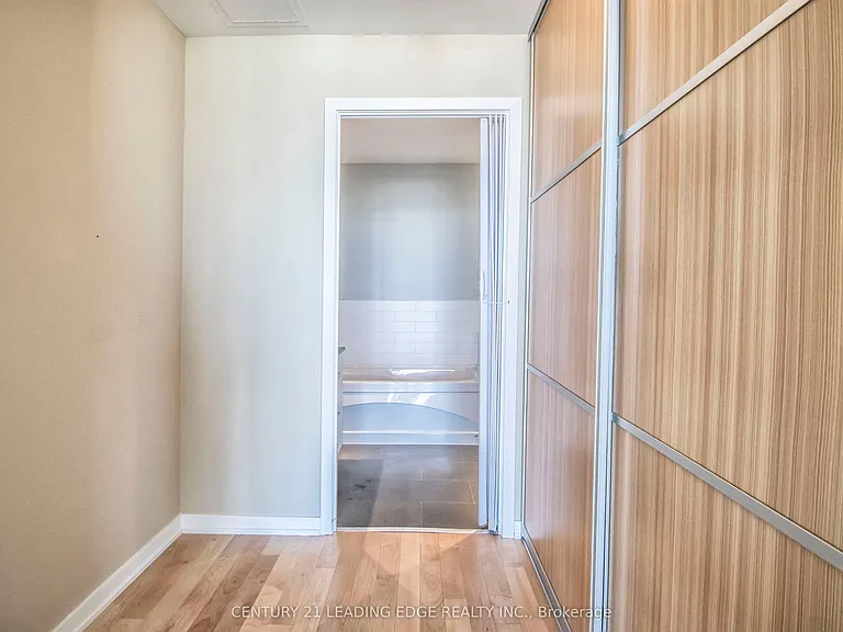 33 Lombard St #3503 — Photo 28
