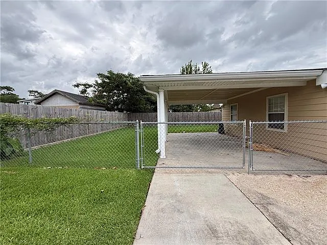 321 Rosemary Pl — Photo 3