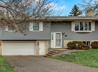 6828 37th St N, Oakdale, MN 55128