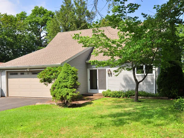 94 Clubhouse Road, Windsor, CT 06095