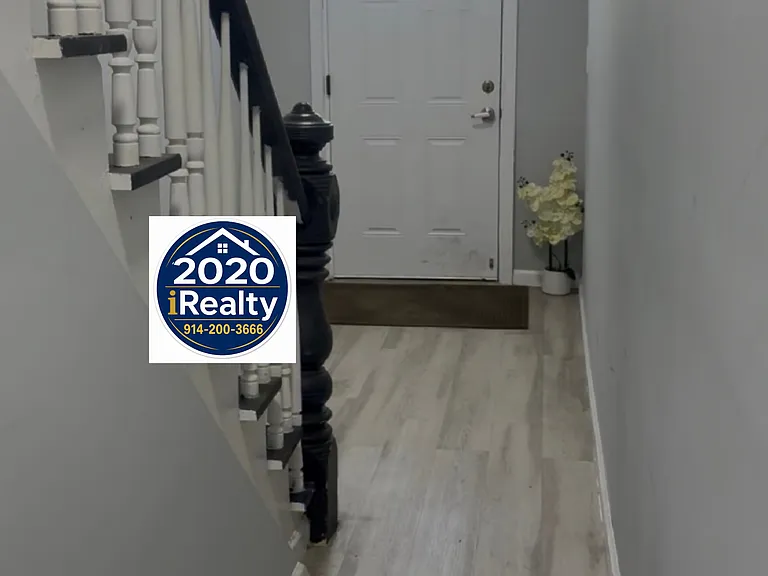 33 Saint Josephs Ave #1 — Photo 2