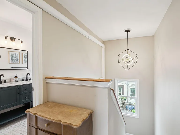 2357 Montrose St — Photo 8