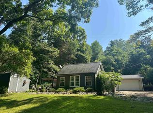 8322 Thurston Rd, Pinckney, MI 48169