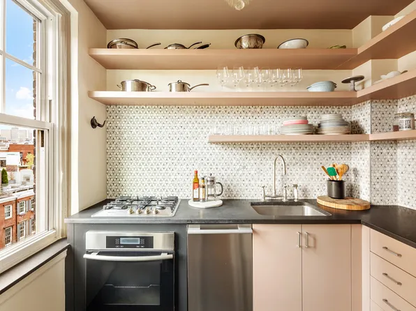 302 West 12th Street image 5 of 13