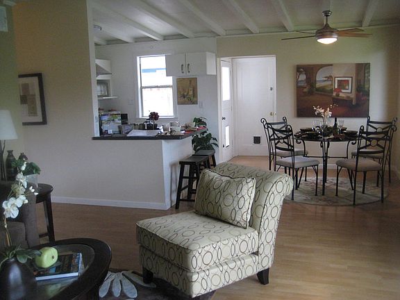 2nd image of 734 Manzanita Ave
