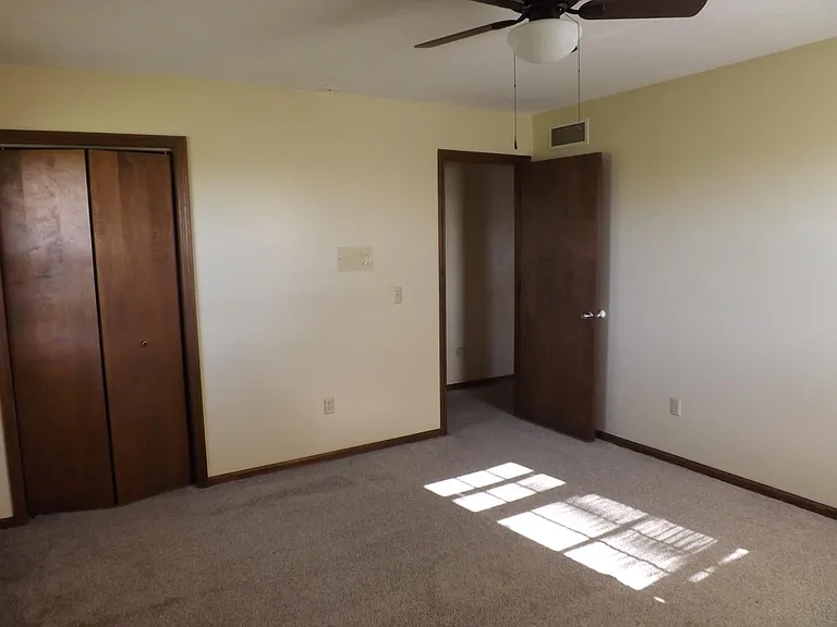 2111 SE Powell Rd — Photo 15