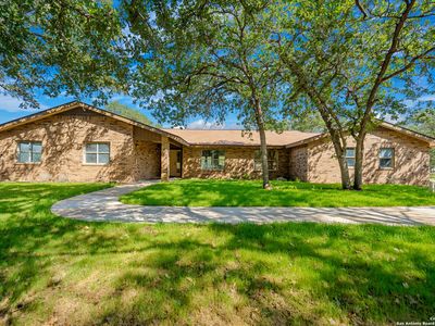 1866 Deer Trl, Floresville, TX, 78114