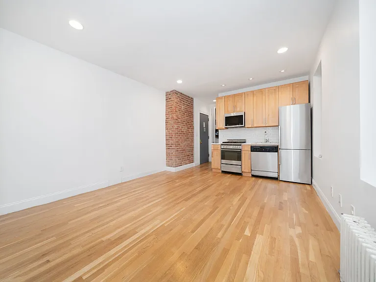 5025 Broadway #1C — Photo 2