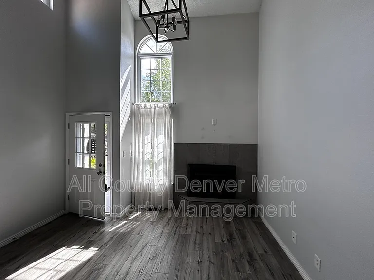 7250 Devinney Ct #E — Photo 5