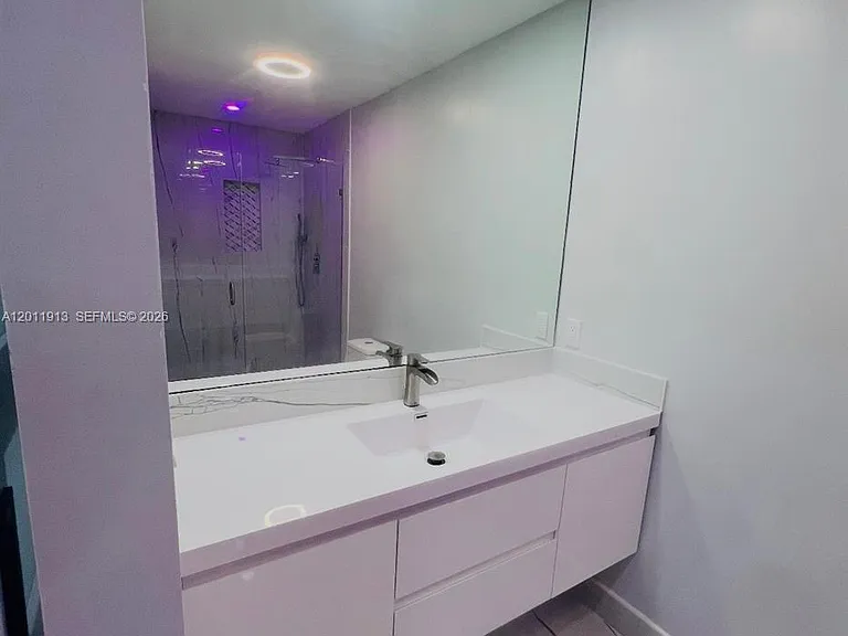 75 SW 18th Ave — Photo 13