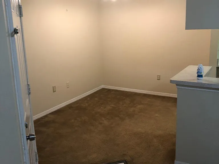 5604 Pinnacle Heights Cir #305 — Photo 8