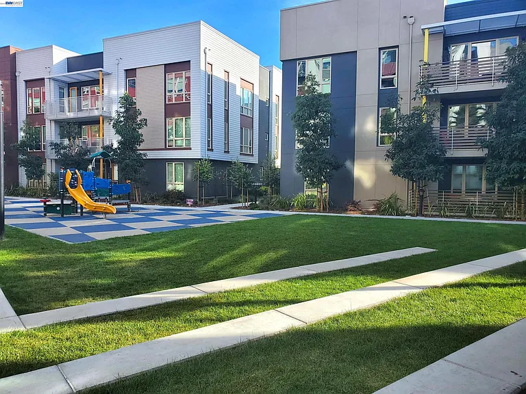 1625 Delano St #31A — Photo 31