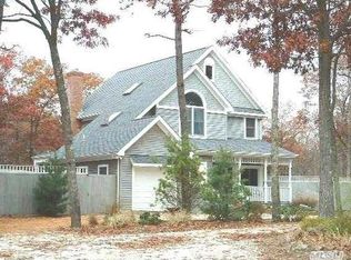 2 Bettina Ct, Hampton Bays, NY 11946