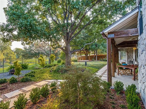 5th image of 4636 Birkshire Ln