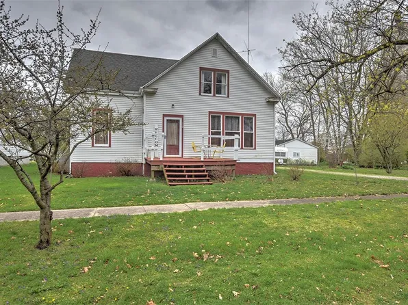 110 N Main St, La Place, IL 61936