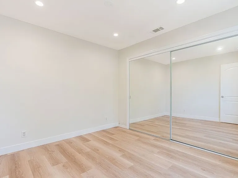 1100 S Highland Ave — Photo 27