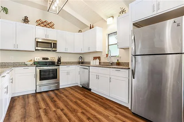1321 W 23rd Ave — Photo 6