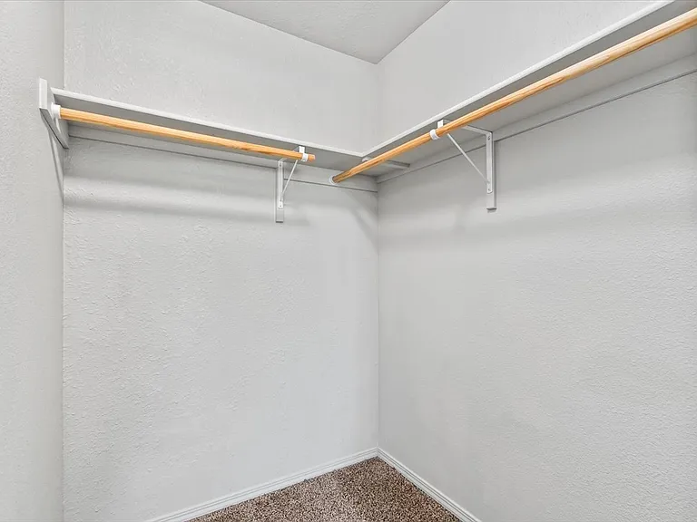 Creekside Apartments — Photo 13