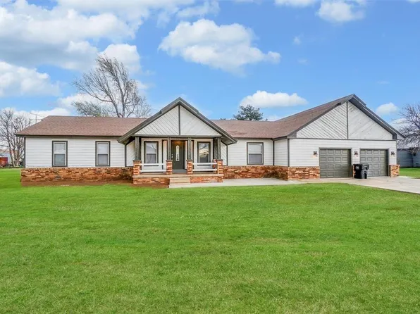 215 S 10th St, Thomas, OK 73669