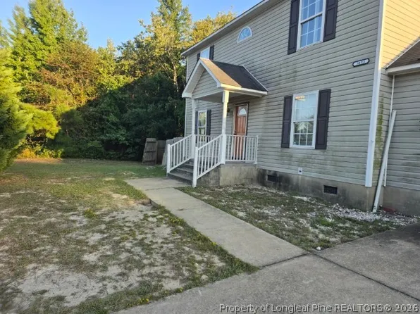 3693 Pioneer Dr, Hope Mills, NC 28348