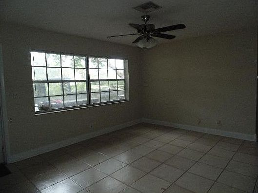 5th image of 11401 NW 43rd St #11405