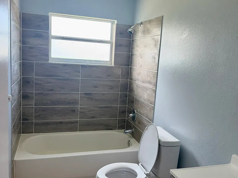 2337 Florence Rd — Photo 9