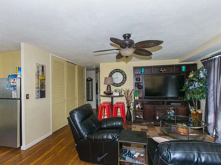 1511 Nuuanu Ave #639 — Photo 20