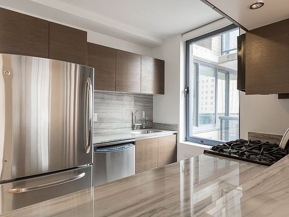 4th image of 235 W 48th St APT 32L