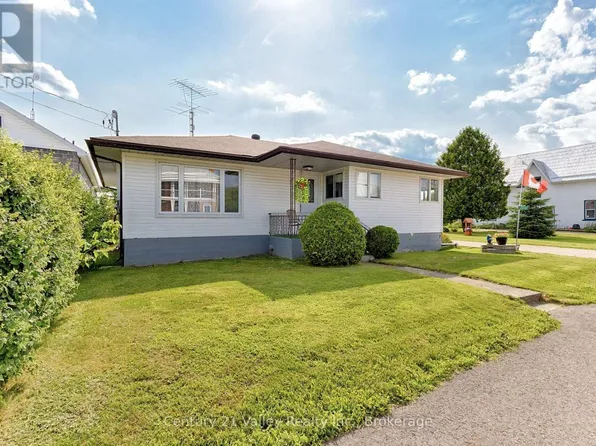2032 Foresters Falls Rd, Whitewater Region, ON K0J 1V0