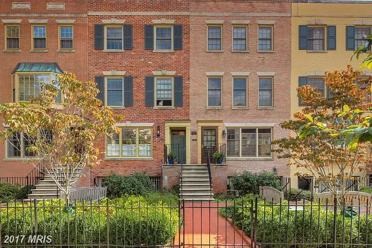 1631 1/2 19th St NW #D — Photo 2