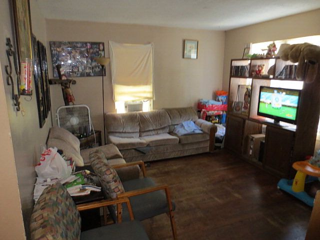 2nd image of 1518 Bowie Dr