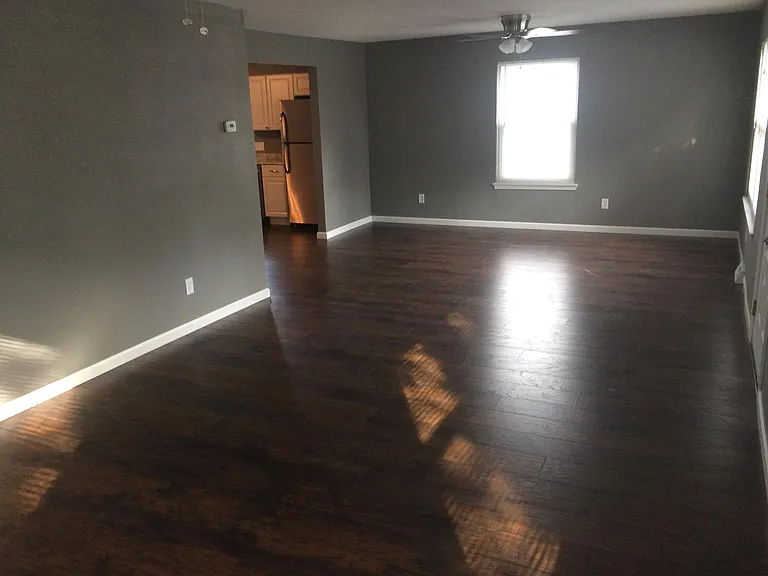 906 E Hanover St — Photo 16
