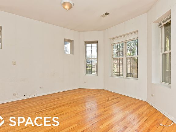 2nd image of 1022 N Damen Ave #Unt5