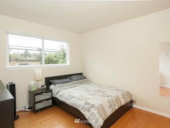 3rd image of 5249 40th Ave NE APT 301