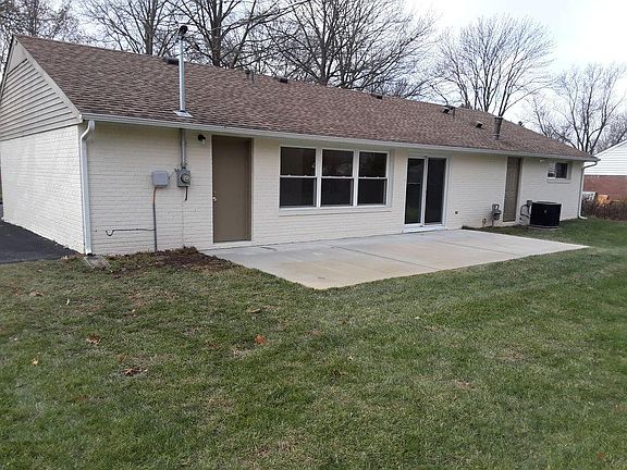 2nd image of 101 E Elmwood Dr