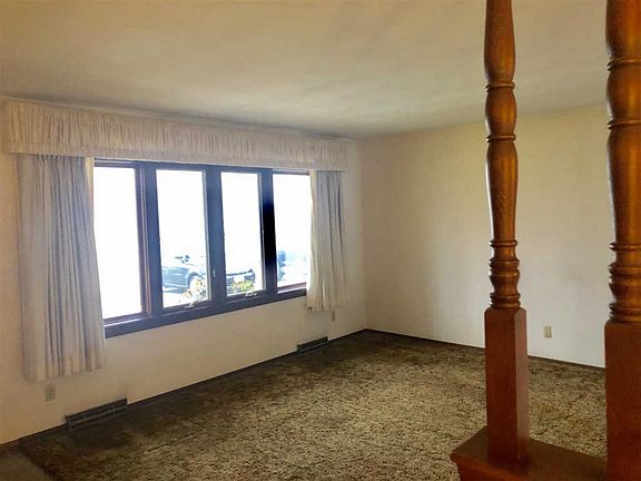 3rd image of 1505 Juniper Ln