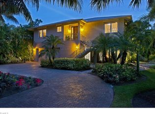 1680 Avion Pl, Naples, FL 34104
