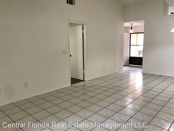 4th image of 34 Silver Falls Cir