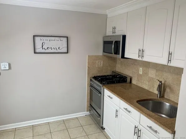 1070 E Main St APT 2, Stamford, CT 06902